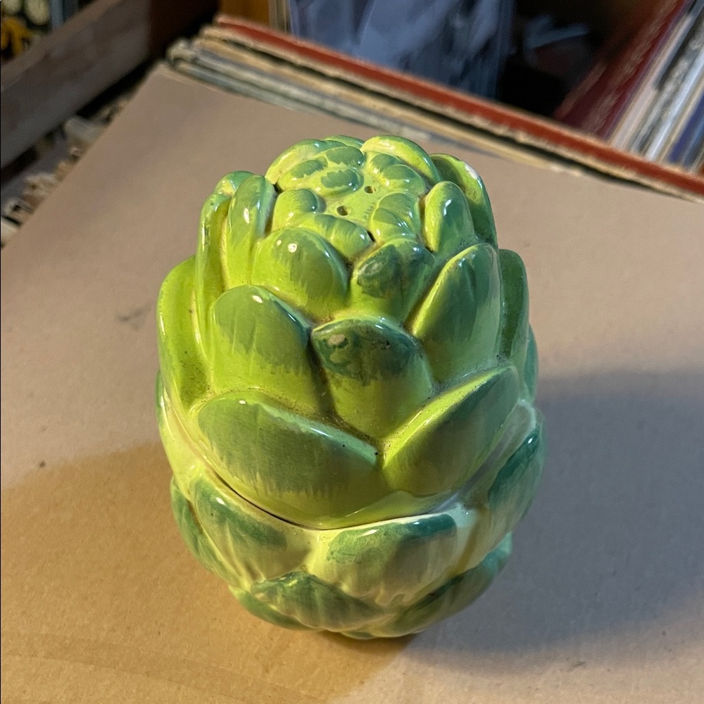 Green Artichoke Ceramic salt and pepper shakers